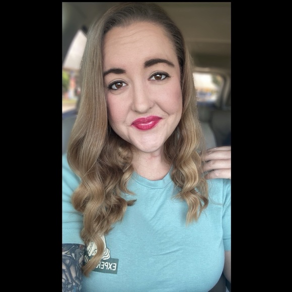 Meet your Posher, Casey - Picture 3 of 4